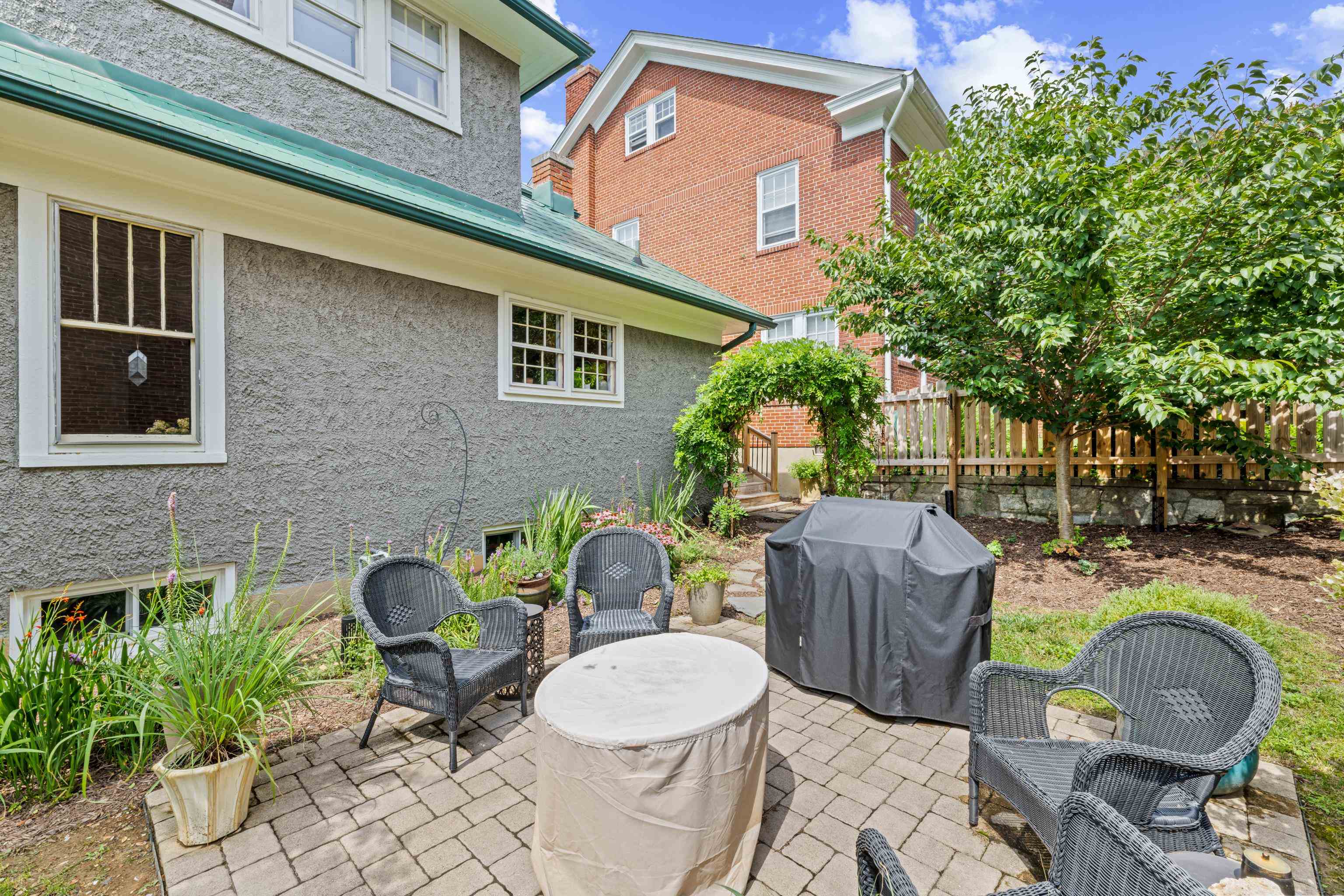 325 N NEW ST, STAUNTON, Virginia 24401, 4 Bedrooms Bedrooms, ,2 BathroomsBathrooms,Residential,325 N NEW ST,679361 MLS # 679361 325 N NEW ST, STAUNTON, Virginia 24401, 4 Bedrooms Bedrooms, ,2 BathroomsBathrooms,Residential,325 N NEW ST,679361 MLS # 679361