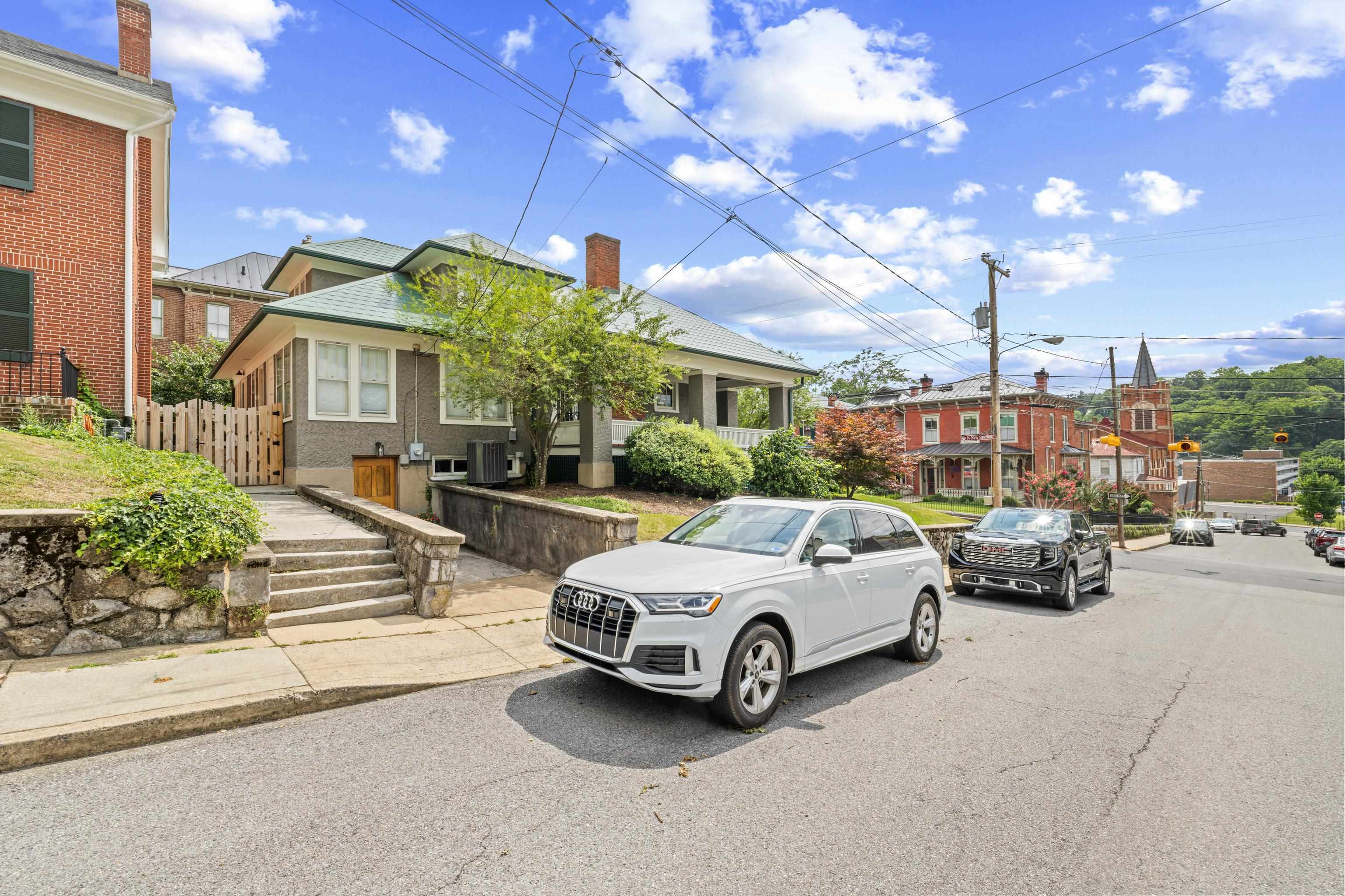 325 N NEW ST, STAUNTON, Virginia 24401, 4 Bedrooms Bedrooms, ,2 BathroomsBathrooms,Residential,325 N NEW ST,679361 MLS # 679361 325 N NEW ST, STAUNTON, Virginia 24401, 4 Bedrooms Bedrooms, ,2 BathroomsBathrooms,Residential,325 N NEW ST,679361 MLS # 679361