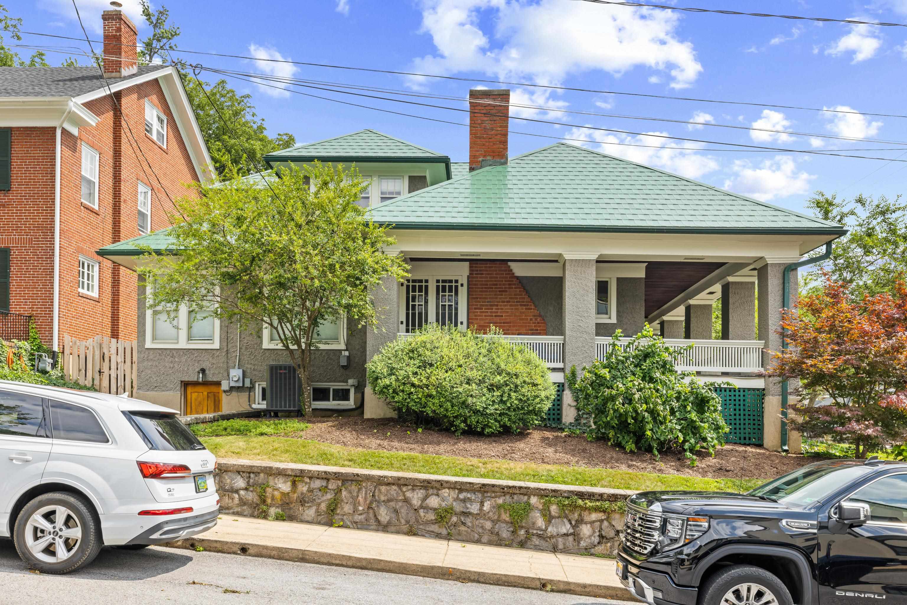 325 N NEW ST, STAUNTON, Virginia 24401, 4 Bedrooms Bedrooms, ,2 BathroomsBathrooms,Residential,325 N NEW ST,679361 MLS # 679361 325 N NEW ST, STAUNTON, Virginia 24401, 4 Bedrooms Bedrooms, ,2 BathroomsBathrooms,Residential,325 N NEW ST,679361 MLS # 679361