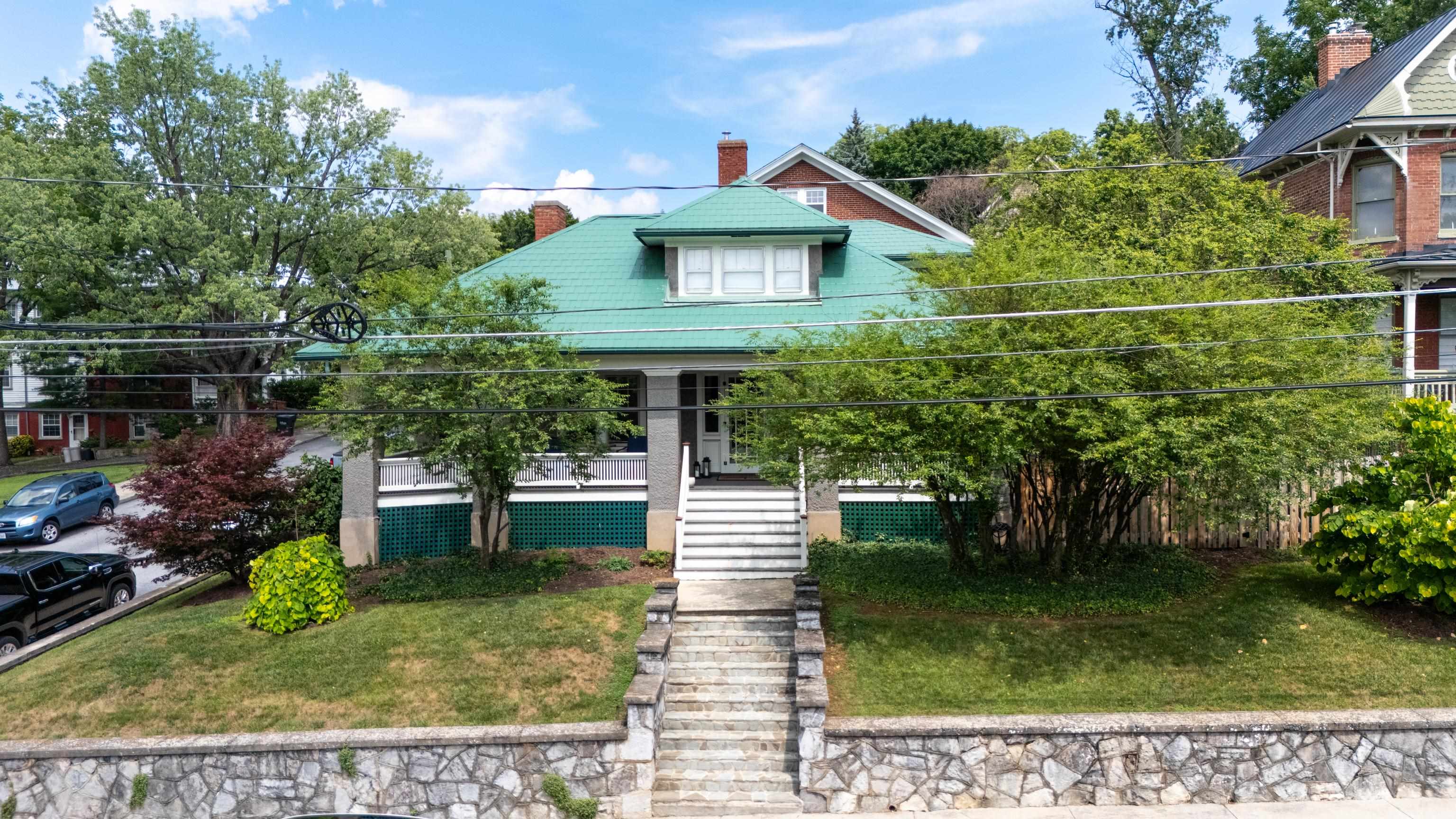 325 N NEW ST, STAUNTON, Virginia 24401, 4 Bedrooms Bedrooms, ,2 BathroomsBathrooms,Residential,325 N NEW ST,679361 MLS # 679361 325 N NEW ST, STAUNTON, Virginia 24401, 4 Bedrooms Bedrooms, ,2 BathroomsBathrooms,Residential,325 N NEW ST,679361 MLS # 679361