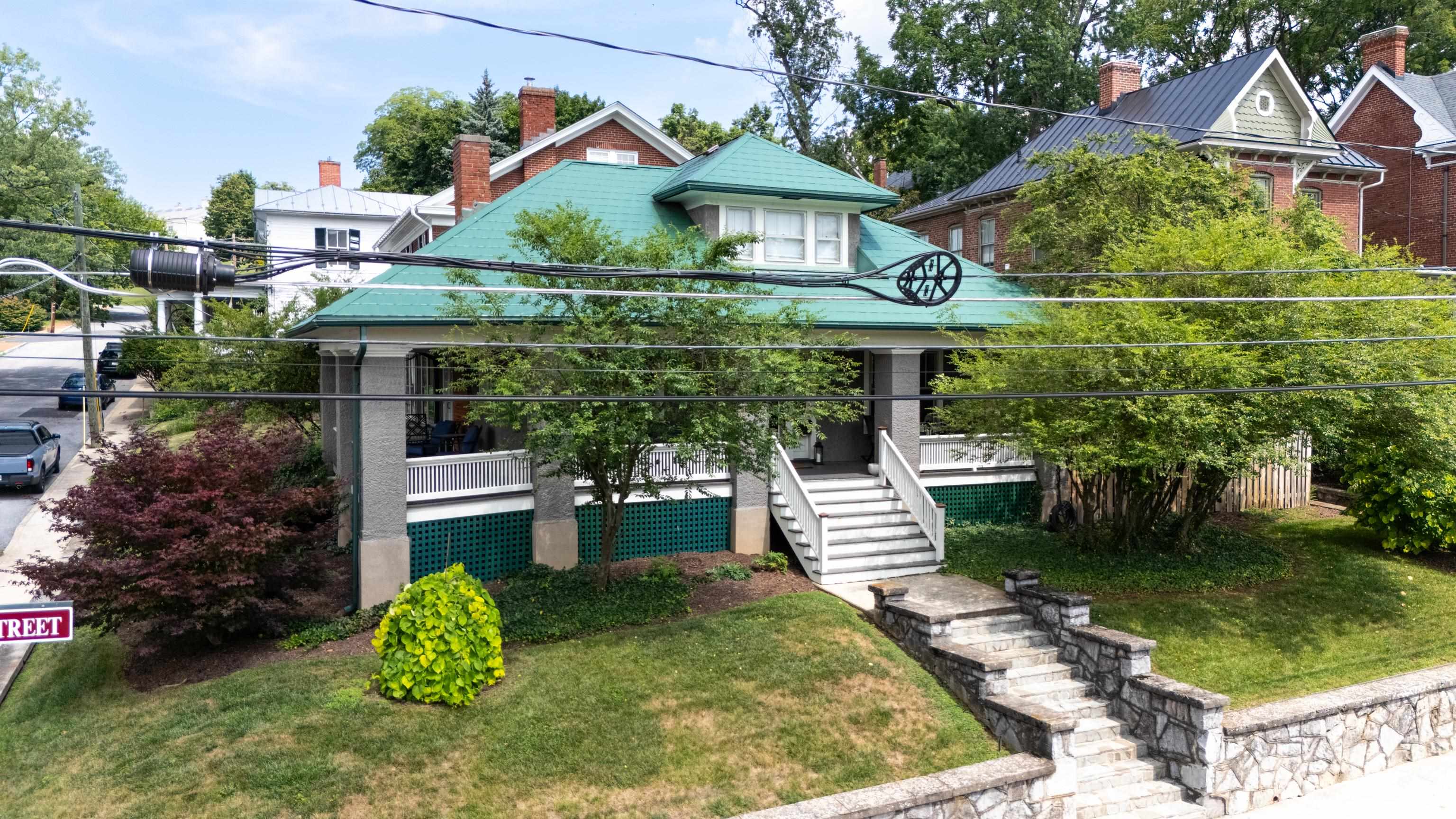 325 N NEW ST, STAUNTON, Virginia 24401, 4 Bedrooms Bedrooms, ,2 BathroomsBathrooms,Residential,325 N NEW ST,679361 MLS # 679361 325 N NEW ST, STAUNTON, Virginia 24401, 4 Bedrooms Bedrooms, ,2 BathroomsBathrooms,Residential,325 N NEW ST,679361 MLS # 679361
