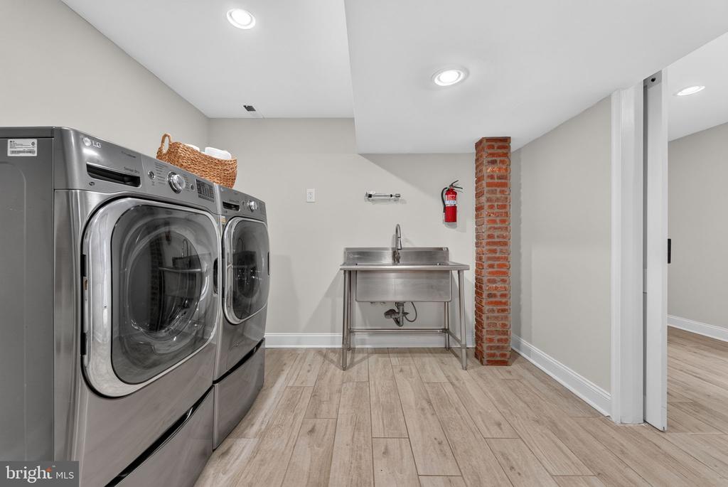6729 BREEZY DR, WARRENTON, Virginia 20187, 4 Bedrooms Bedrooms, ,5 BathroomsBathrooms,Residential,6729 BREEZY DR,VAFQ2022716 MLS # VAFQ2022716 6729 BREEZY DR, WARRENTON, Virginia 20187, 4 Bedrooms Bedrooms, ,5 BathroomsBathrooms,Residential,6729 BREEZY DR,VAFQ2022716 MLS # VAFQ2022716