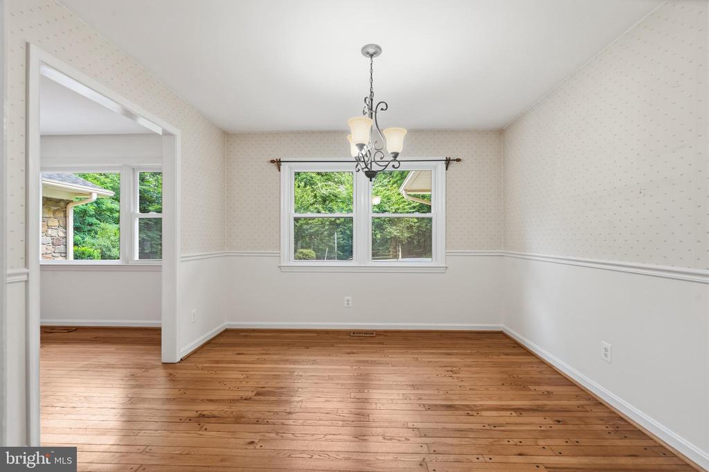 9808 TIMBER HTS, MARSHALL, Virginia 20115, 4 Bedrooms Bedrooms, ,3 BathroomsBathrooms,Residential,9808 TIMBER HTS,VAFQ2022790 MLS # VAFQ2022790 9808 TIMBER HTS, MARSHALL, Virginia 20115, 4 Bedrooms Bedrooms, ,3 BathroomsBathrooms,Residential,9808 TIMBER HTS,VAFQ2022790 MLS # VAFQ2022790