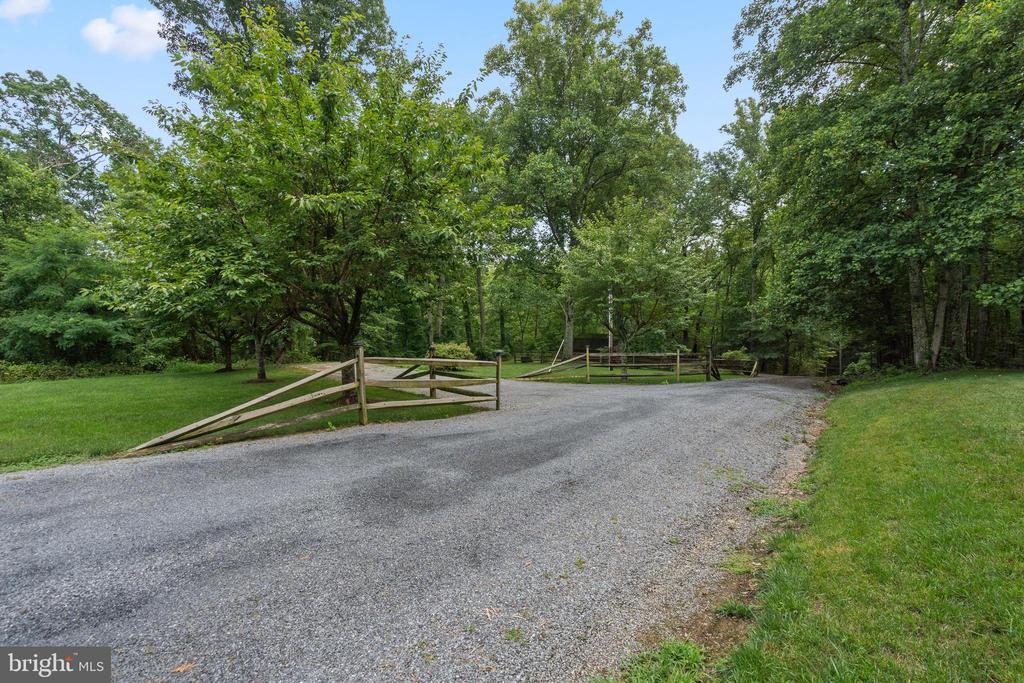 9808 TIMBER HTS, MARSHALL, Virginia 20115, 4 Bedrooms Bedrooms, ,3 BathroomsBathrooms,Residential,9808 TIMBER HTS,VAFQ2022790 MLS # VAFQ2022790 9808 TIMBER HTS, MARSHALL, Virginia 20115, 4 Bedrooms Bedrooms, ,3 BathroomsBathrooms,Residential,9808 TIMBER HTS,VAFQ2022790 MLS # VAFQ2022790