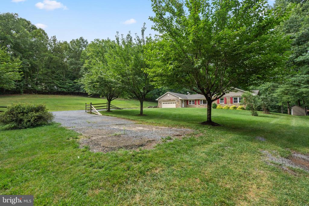 9808 TIMBER HTS, MARSHALL, Virginia 20115, 4 Bedrooms Bedrooms, ,3 BathroomsBathrooms,Residential,9808 TIMBER HTS,VAFQ2022790 MLS # VAFQ2022790 9808 TIMBER HTS, MARSHALL, Virginia 20115, 4 Bedrooms Bedrooms, ,3 BathroomsBathrooms,Residential,9808 TIMBER HTS,VAFQ2022790 MLS # VAFQ2022790