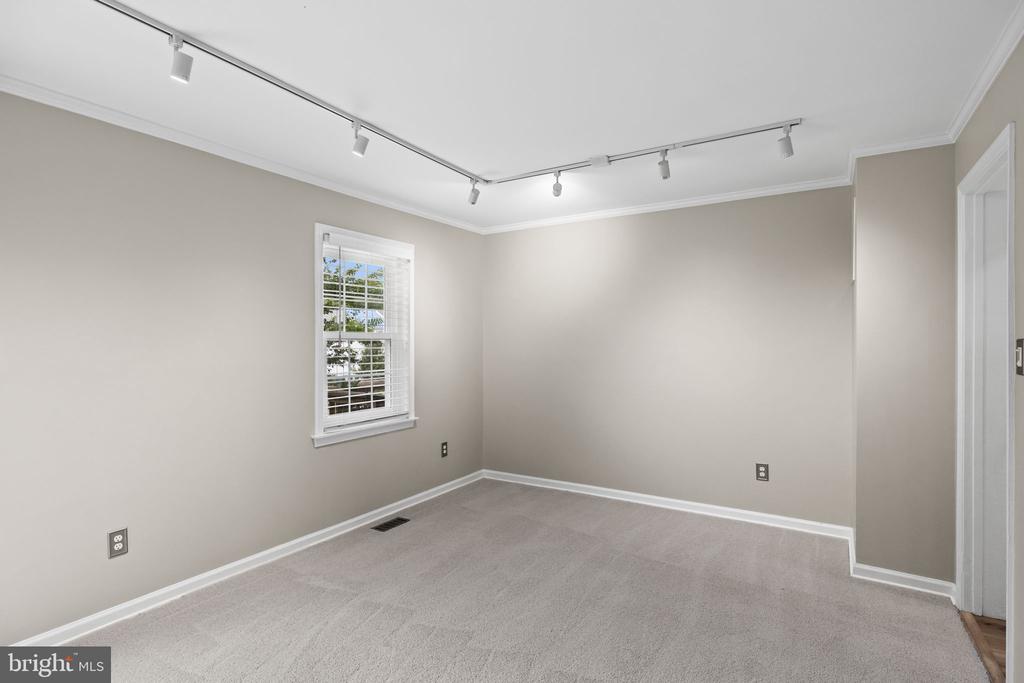210 LEEDS CT E, WARRENTON, Virginia 20186, 3 Bedrooms Bedrooms, ,2 BathroomsBathrooms,Residential,210 LEEDS CT E,VAFQ2022878 MLS # VAFQ2022878