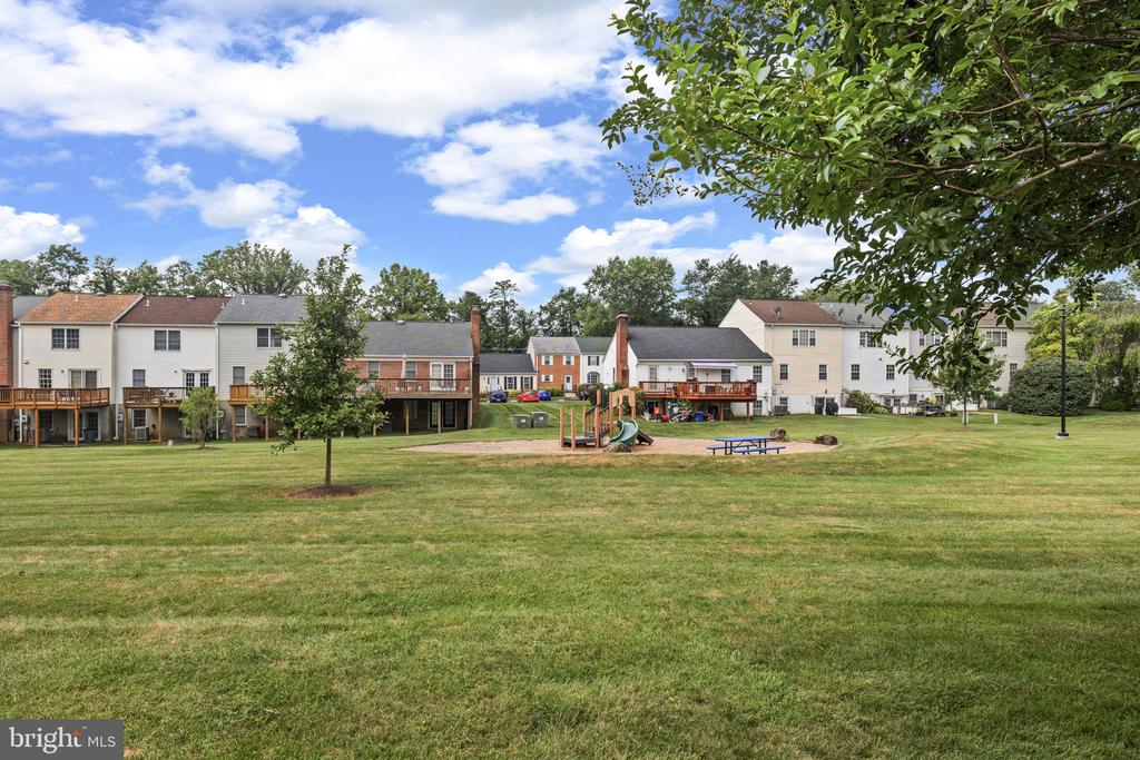 210 LEEDS CT E, WARRENTON, Virginia 20186, 3 Bedrooms Bedrooms, ,2 BathroomsBathrooms,Residential,210 LEEDS CT E,VAFQ2022878 MLS # VAFQ2022878
