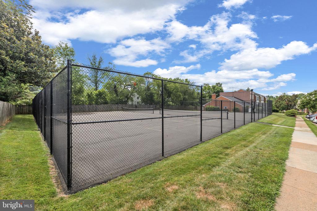 210 LEEDS CT E, WARRENTON, Virginia 20186, 3 Bedrooms Bedrooms, ,2 BathroomsBathrooms,Residential,210 LEEDS CT E,VAFQ2022878 MLS # VAFQ2022878