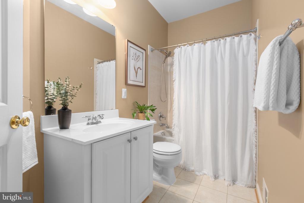 5427 E RICH MOUNTAIN WAY, FREDERICKSBURG, Virginia 22407, 3 Bedrooms Bedrooms, ,3 BathroomsBathrooms,Residential,5427 E RICH MOUNTAIN WAY,VASP2042836 MLS # VASP2042836 5427 E RICH MOUNTAIN WAY, FREDERICKSBURG, Virginia 22407, 3 Bedrooms Bedrooms, ,3 BathroomsBathrooms,Residential,5427 E RICH MOUNTAIN WAY,VASP2042836 MLS # VASP2042836