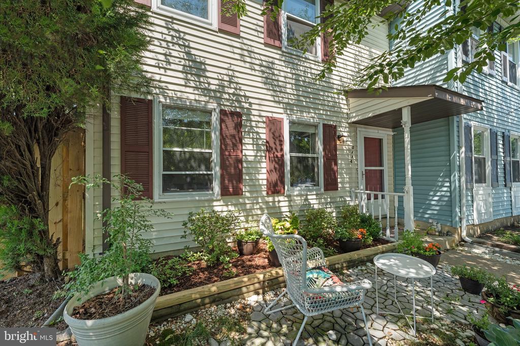 5116 PECAN DR, FREDERICKSBURG, Virginia 22407, 3 Bedrooms Bedrooms, ,1 BathroomBathrooms,Residential,BREEZEWOOD,5116 PECAN DR,VASP2043282 MLS # VASP2043282