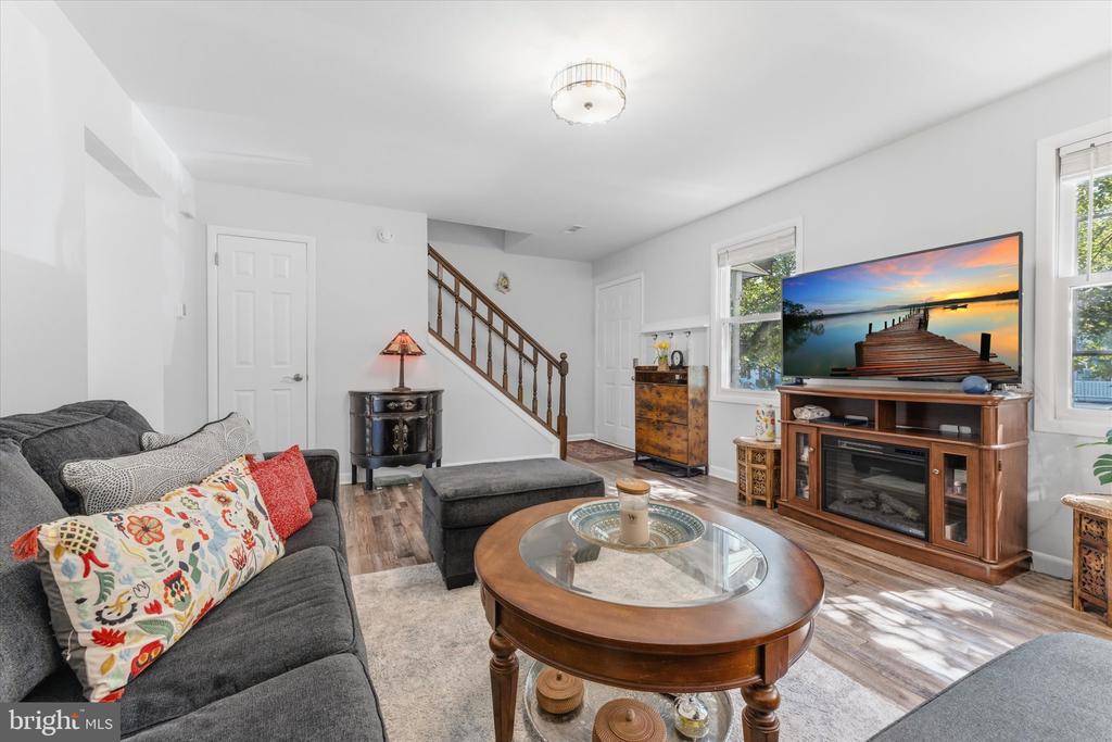 5116 PECAN DR, FREDERICKSBURG, Virginia 22407, 3 Bedrooms Bedrooms, ,1 BathroomBathrooms,Residential,BREEZEWOOD,5116 PECAN DR,VASP2043282 MLS # VASP2043282 5116 PECAN DR, FREDERICKSBURG, Virginia 22407, 3 Bedrooms Bedrooms, ,1 BathroomBathrooms,Residential,BREEZEWOOD,5116 PECAN DR,VASP2043282 MLS # VASP2043282
