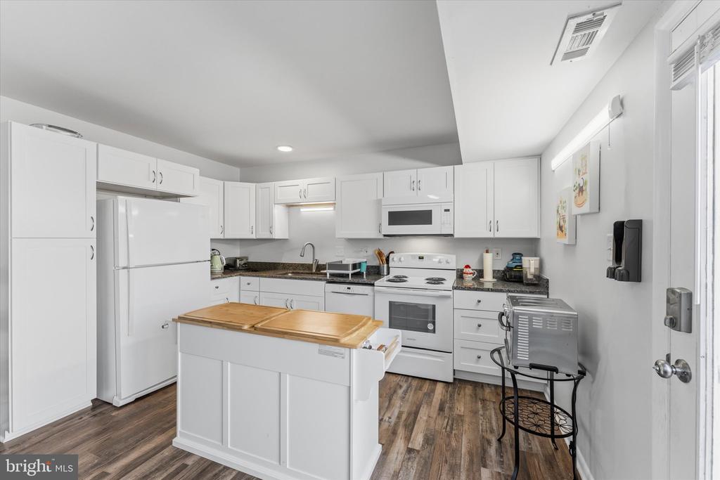 5116 PECAN DR, FREDERICKSBURG, Virginia 22407, 3 Bedrooms Bedrooms, ,1 BathroomBathrooms,Residential,BREEZEWOOD,5116 PECAN DR,VASP2043282 MLS # VASP2043282 5116 PECAN DR, FREDERICKSBURG, Virginia 22407, 3 Bedrooms Bedrooms, ,1 BathroomBathrooms,Residential,BREEZEWOOD,5116 PECAN DR,VASP2043282 MLS # VASP2043282
