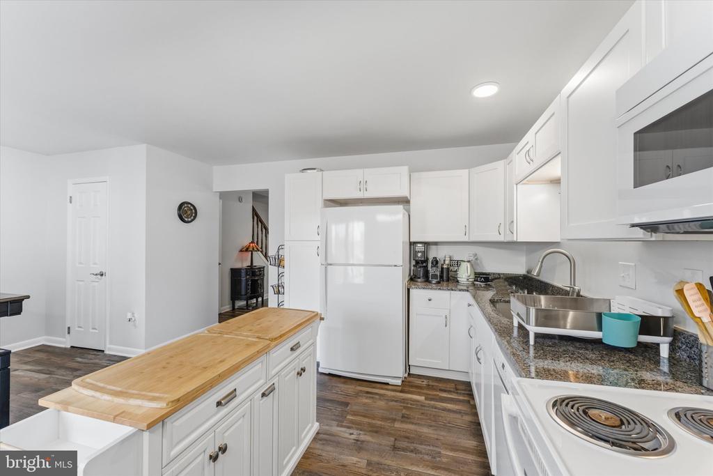 5116 PECAN DR, FREDERICKSBURG, Virginia 22407, 3 Bedrooms Bedrooms, ,1 BathroomBathrooms,Residential,BREEZEWOOD,5116 PECAN DR,VASP2043282 MLS # VASP2043282 5116 PECAN DR, FREDERICKSBURG, Virginia 22407, 3 Bedrooms Bedrooms, ,1 BathroomBathrooms,Residential,BREEZEWOOD,5116 PECAN DR,VASP2043282 MLS # VASP2043282