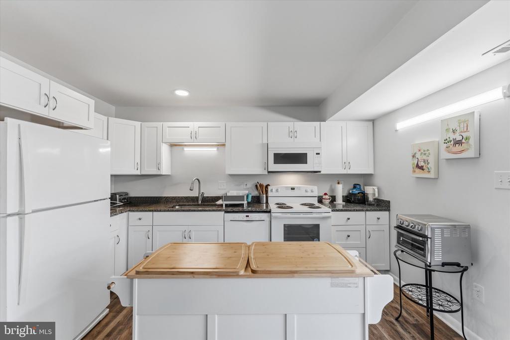 5116 PECAN DR, FREDERICKSBURG, Virginia 22407, 3 Bedrooms Bedrooms, ,1 BathroomBathrooms,Residential,BREEZEWOOD,5116 PECAN DR,VASP2043282 MLS # VASP2043282 5116 PECAN DR, FREDERICKSBURG, Virginia 22407, 3 Bedrooms Bedrooms, ,1 BathroomBathrooms,Residential,BREEZEWOOD,5116 PECAN DR,VASP2043282 MLS # VASP2043282