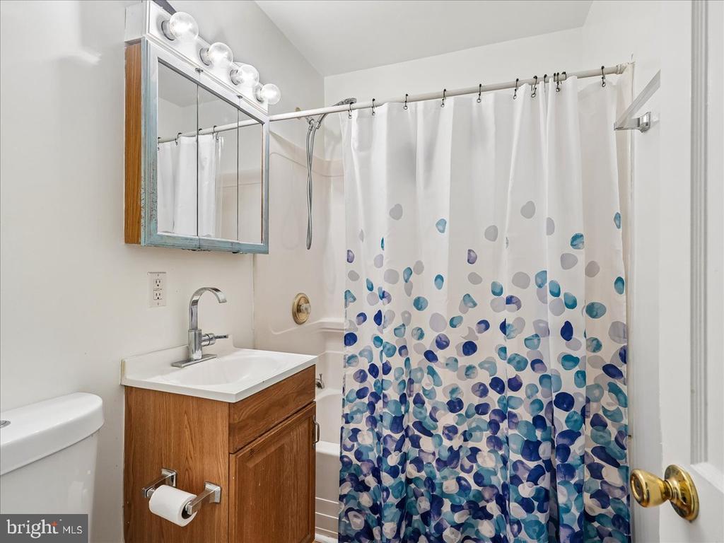 4247 WARREN ST, MARSHALL, Virginia 20115, 3 Bedrooms Bedrooms, ,2 BathroomsBathrooms,Residential,4247 WARREN ST,VAFQ2022888 MLS # VAFQ2022888 4247 WARREN ST, MARSHALL, Virginia 20115, 3 Bedrooms Bedrooms, ,2 BathroomsBathrooms,Residential,4247 WARREN ST,VAFQ2022888 MLS # VAFQ2022888