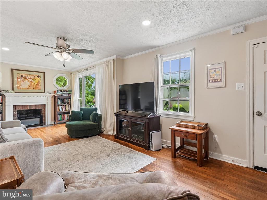 4247 WARREN ST, MARSHALL, Virginia 20115, 3 Bedrooms Bedrooms, ,2 BathroomsBathrooms,Residential,4247 WARREN ST,VAFQ2022888 MLS # VAFQ2022888 4247 WARREN ST, MARSHALL, Virginia 20115, 3 Bedrooms Bedrooms, ,2 BathroomsBathrooms,Residential,4247 WARREN ST,VAFQ2022888 MLS # VAFQ2022888