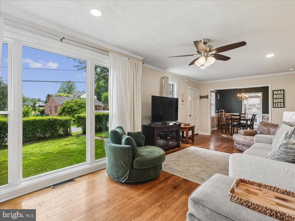 4247 WARREN ST, MARSHALL, Virginia 20115, 3 Bedrooms Bedrooms, ,2 BathroomsBathrooms,Residential,4247 WARREN ST,VAFQ2022888 MLS # VAFQ2022888 4247 WARREN ST, MARSHALL, Virginia 20115, 3 Bedrooms Bedrooms, ,2 BathroomsBathrooms,Residential,4247 WARREN ST,VAFQ2022888 MLS # VAFQ2022888