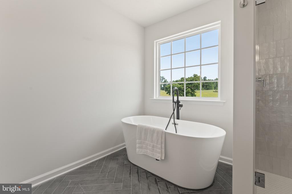 15361 RIDGE RD, GORDONSVILLE, Virginia 22942, 5 Bedrooms Bedrooms, ,4 BathroomsBathrooms,Residential,15361 RIDGE RD,VAOR2014648 MLS # VAOR2014648