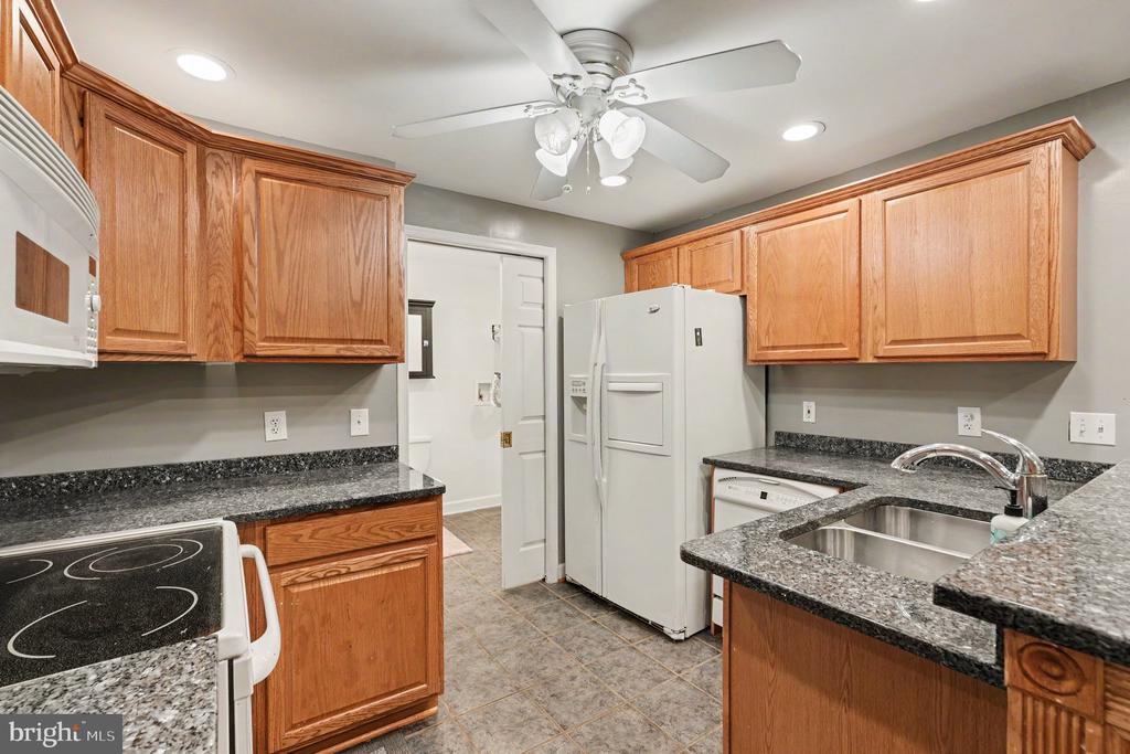 12500 U S GRANT CT, SPOTSYLVANIA, Virginia 22553, 4 Bedrooms Bedrooms, ,3 BathroomsBathrooms,Residential,12500 U S GRANT CT,VASP2043532 MLS # VASP2043532