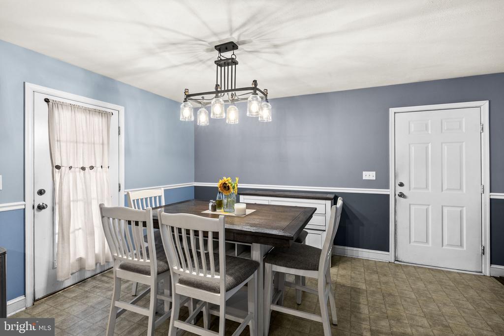 31185 PRICE RD, LOCUST GROVE, Virginia 22508, 3 Bedrooms Bedrooms, ,2 BathroomsBathrooms,Residential,31185 PRICE RD,VAOR2014584 MLS # VAOR2014584 31185 PRICE RD, LOCUST GROVE, Virginia 22508, 3 Bedrooms Bedrooms, ,2 BathroomsBathrooms,Residential,31185 PRICE RD,VAOR2014584 MLS # VAOR2014584