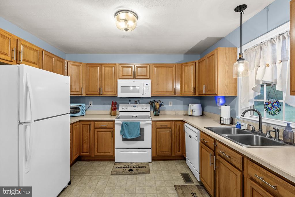 31185 PRICE RD, LOCUST GROVE, Virginia 22508, 3 Bedrooms Bedrooms, ,2 BathroomsBathrooms,Residential,31185 PRICE RD,VAOR2014584 MLS # VAOR2014584 31185 PRICE RD, LOCUST GROVE, Virginia 22508, 3 Bedrooms Bedrooms, ,2 BathroomsBathrooms,Residential,31185 PRICE RD,VAOR2014584 MLS # VAOR2014584