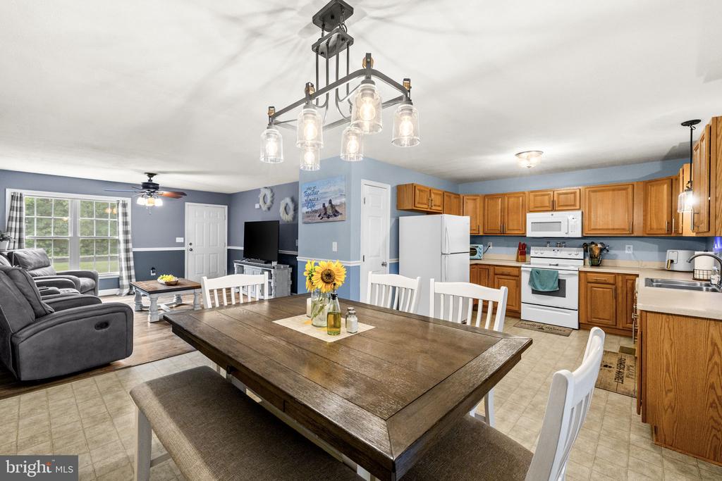 31185 PRICE RD, LOCUST GROVE, Virginia 22508, 3 Bedrooms Bedrooms, ,2 BathroomsBathrooms,Residential,31185 PRICE RD,VAOR2014584 MLS # VAOR2014584 31185 PRICE RD, LOCUST GROVE, Virginia 22508, 3 Bedrooms Bedrooms, ,2 BathroomsBathrooms,Residential,31185 PRICE RD,VAOR2014584 MLS # VAOR2014584