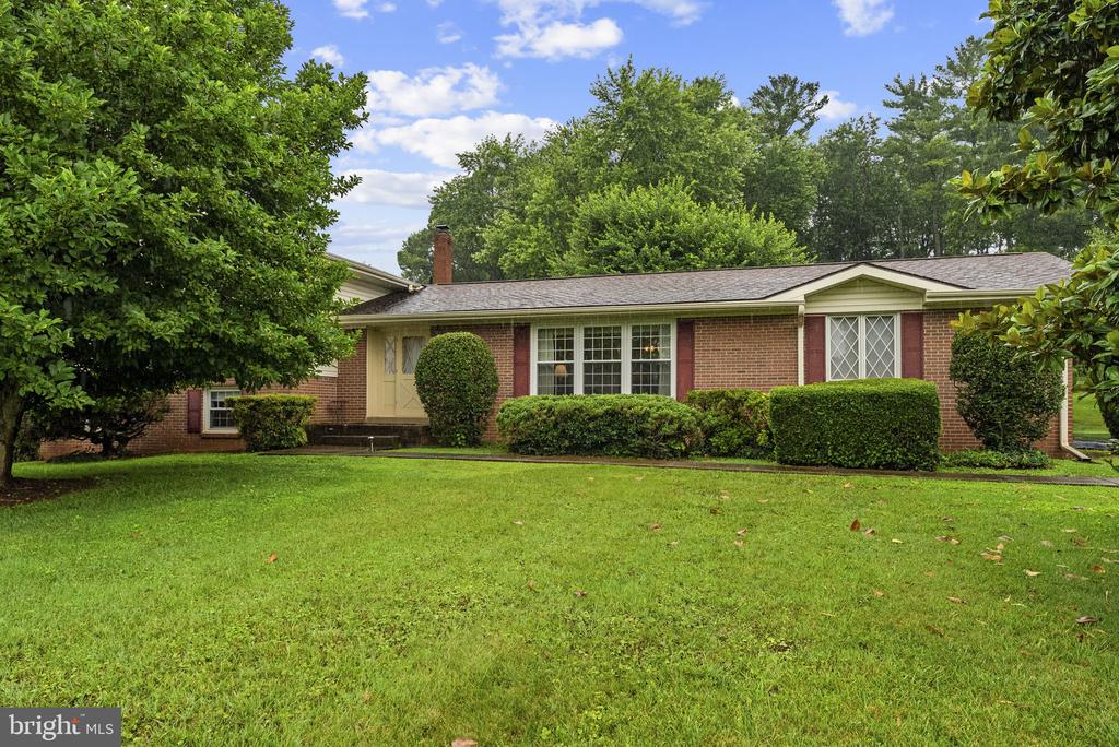 19100 COLONIAL DR, CULPEPER, Virginia 22701, 5 Bedrooms Bedrooms, ,2 BathroomsBathrooms,Residential,19100 COLONIAL DR,VACU2014402 MLS # VACU2014402 19100 COLONIAL DR, CULPEPER, Virginia 22701, 5 Bedrooms Bedrooms, ,2 BathroomsBathrooms,Residential,19100 COLONIAL DR,VACU2014402 MLS # VACU2014402