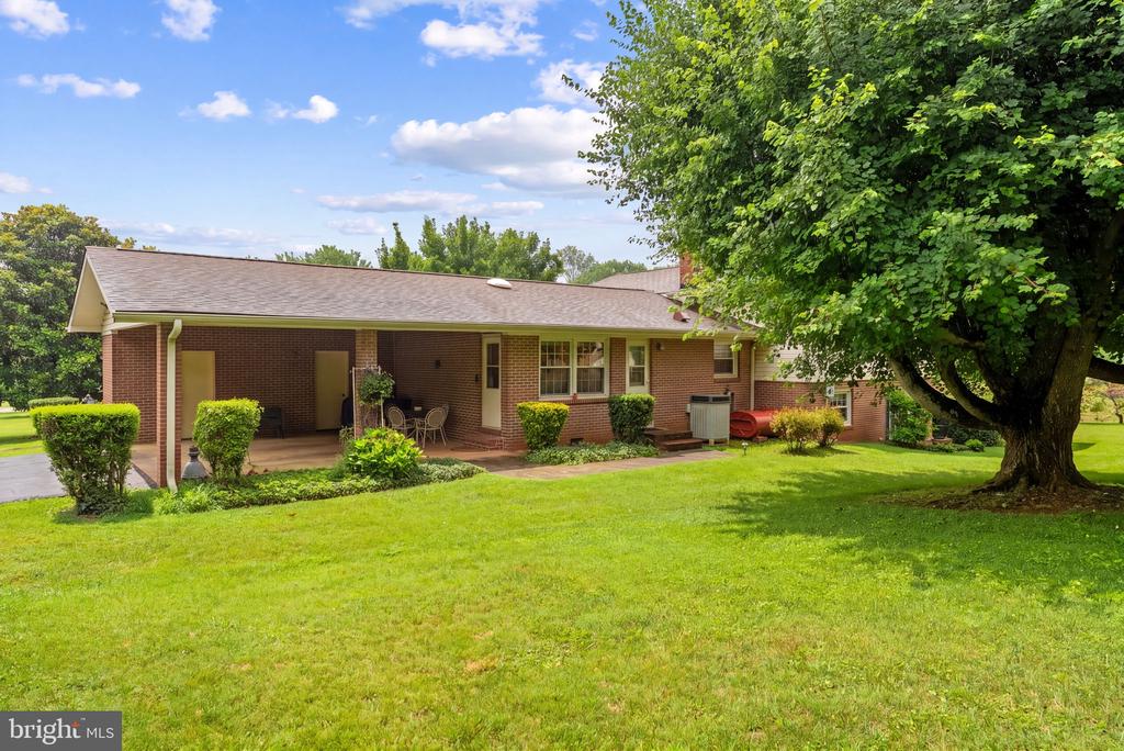 19100 COLONIAL DR, CULPEPER, Virginia 22701, 5 Bedrooms Bedrooms, ,2 BathroomsBathrooms,Residential,19100 COLONIAL DR,VACU2014402 MLS # VACU2014402 19100 COLONIAL DR, CULPEPER, Virginia 22701, 5 Bedrooms Bedrooms, ,2 BathroomsBathrooms,Residential,19100 COLONIAL DR,VACU2014402 MLS # VACU2014402