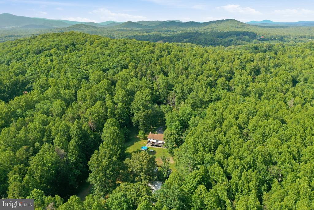 78 LIZZIE MILLS RD, CASTLETON, Virginia 22716, 3 Bedrooms Bedrooms, ,3 BathroomsBathrooms,Residential,78 LIZZIE MILLS RD,VARP2002758 MLS # VARP2002758