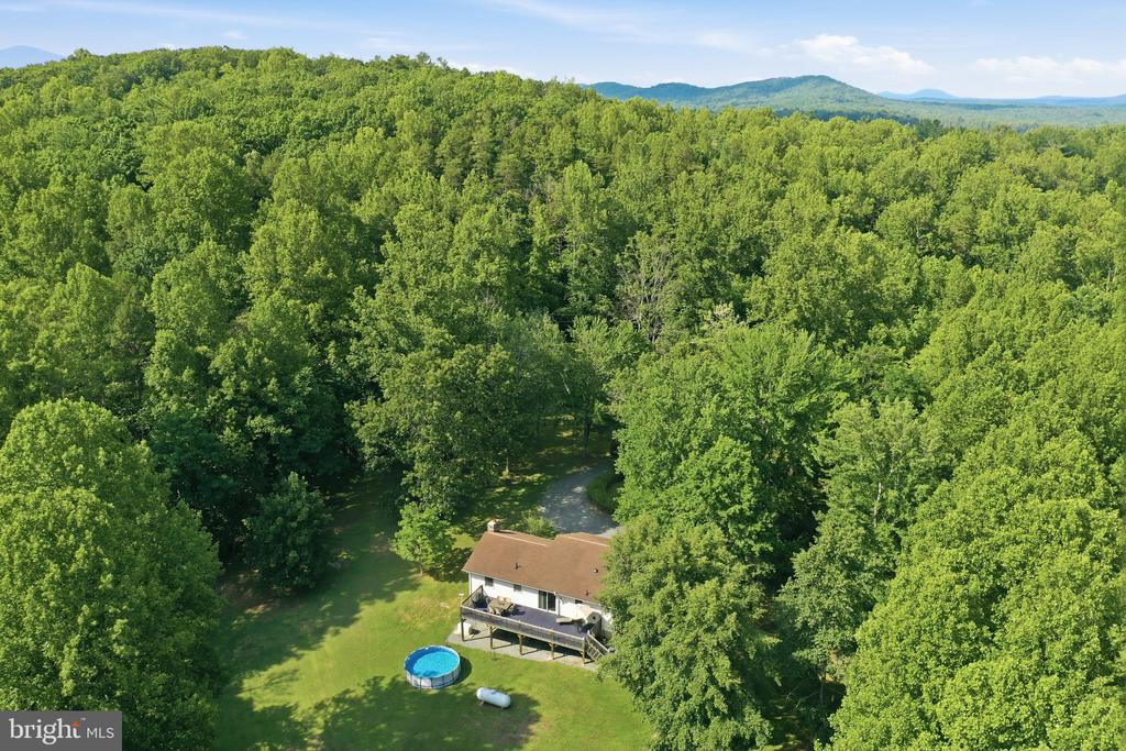 78 LIZZIE MILLS RD, CASTLETON, Virginia 22716, 3 Bedrooms Bedrooms, ,3 BathroomsBathrooms,Residential,78 LIZZIE MILLS RD,VARP2002758 MLS # VARP2002758