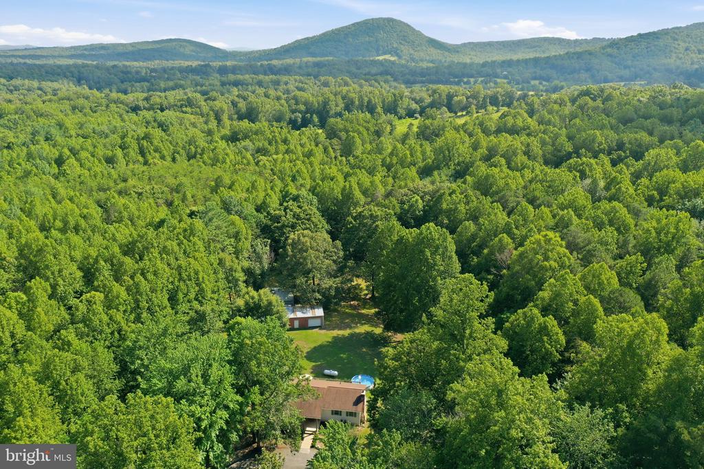 78 LIZZIE MILLS RD, CASTLETON, Virginia 22716, 3 Bedrooms Bedrooms, ,3 BathroomsBathrooms,Residential,78 LIZZIE MILLS RD,VARP2002758 MLS # VARP2002758