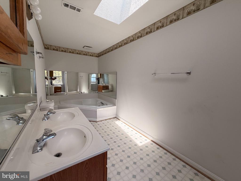 11926 WOODLAND VIEW DR, FREDERICKSBURG, Virginia 22407, 4 Bedrooms Bedrooms, ,2 BathroomsBathrooms,Residential,11926 WOODLAND VIEW DR,VASP2043744 MLS # VASP2043744 11926 WOODLAND VIEW DR, FREDERICKSBURG, Virginia 22407, 4 Bedrooms Bedrooms, ,2 BathroomsBathrooms,Residential,11926 WOODLAND VIEW DR,VASP2043744 MLS # VASP2043744