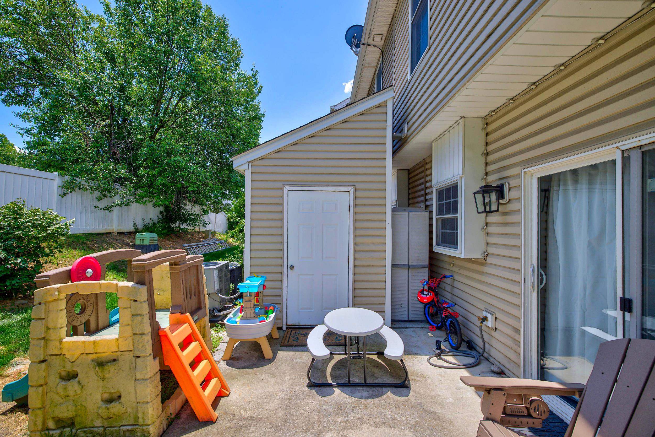 1242 SETTLERS LN, HARRISONBURG, Virginia 22802, 3 Bedrooms Bedrooms, ,2 BathroomsBathrooms,Residential,1242 Settlers Ln,1242 SETTLERS LN,679046 MLS # 679046 1242 SETTLERS LN, HARRISONBURG, Virginia 22802, 3 Bedrooms Bedrooms, ,2 BathroomsBathrooms,Residential,1242 Settlers Ln,1242 SETTLERS LN,679046 MLS # 679046