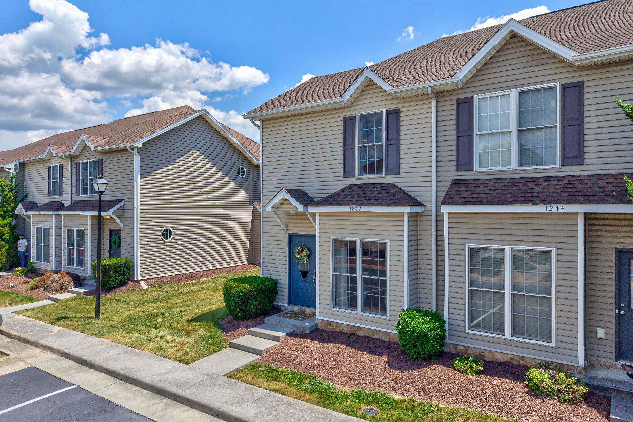 1242 SETTLERS LN, HARRISONBURG, Virginia 22802, 3 Bedrooms Bedrooms, ,2 BathroomsBathrooms,Residential,1242 Settlers Ln,1242 SETTLERS LN,679046 MLS # 679046 1242 SETTLERS LN, HARRISONBURG, Virginia 22802, 3 Bedrooms Bedrooms, ,2 BathroomsBathrooms,Residential,1242 Settlers Ln,1242 SETTLERS LN,679046 MLS # 679046
