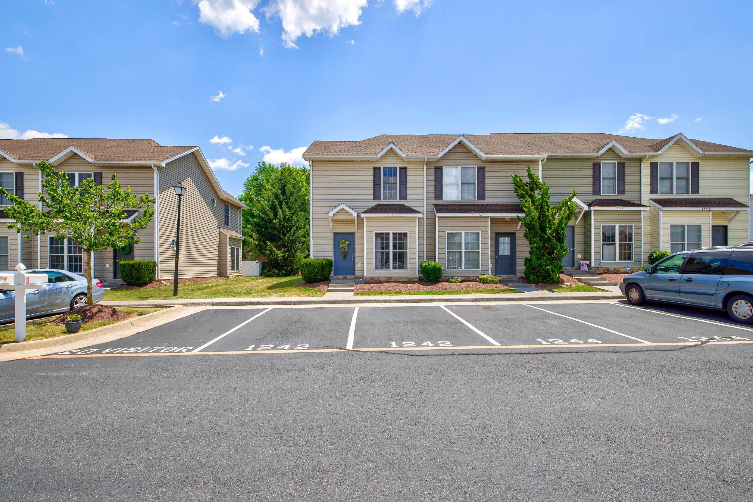 1242 SETTLERS LN, HARRISONBURG, Virginia 22802, 3 Bedrooms Bedrooms, ,2 BathroomsBathrooms,Residential,1242 Settlers Ln,1242 SETTLERS LN,679046 MLS # 679046 1242 SETTLERS LN, HARRISONBURG, Virginia 22802, 3 Bedrooms Bedrooms, ,2 BathroomsBathrooms,Residential,1242 Settlers Ln,1242 SETTLERS LN,679046 MLS # 679046