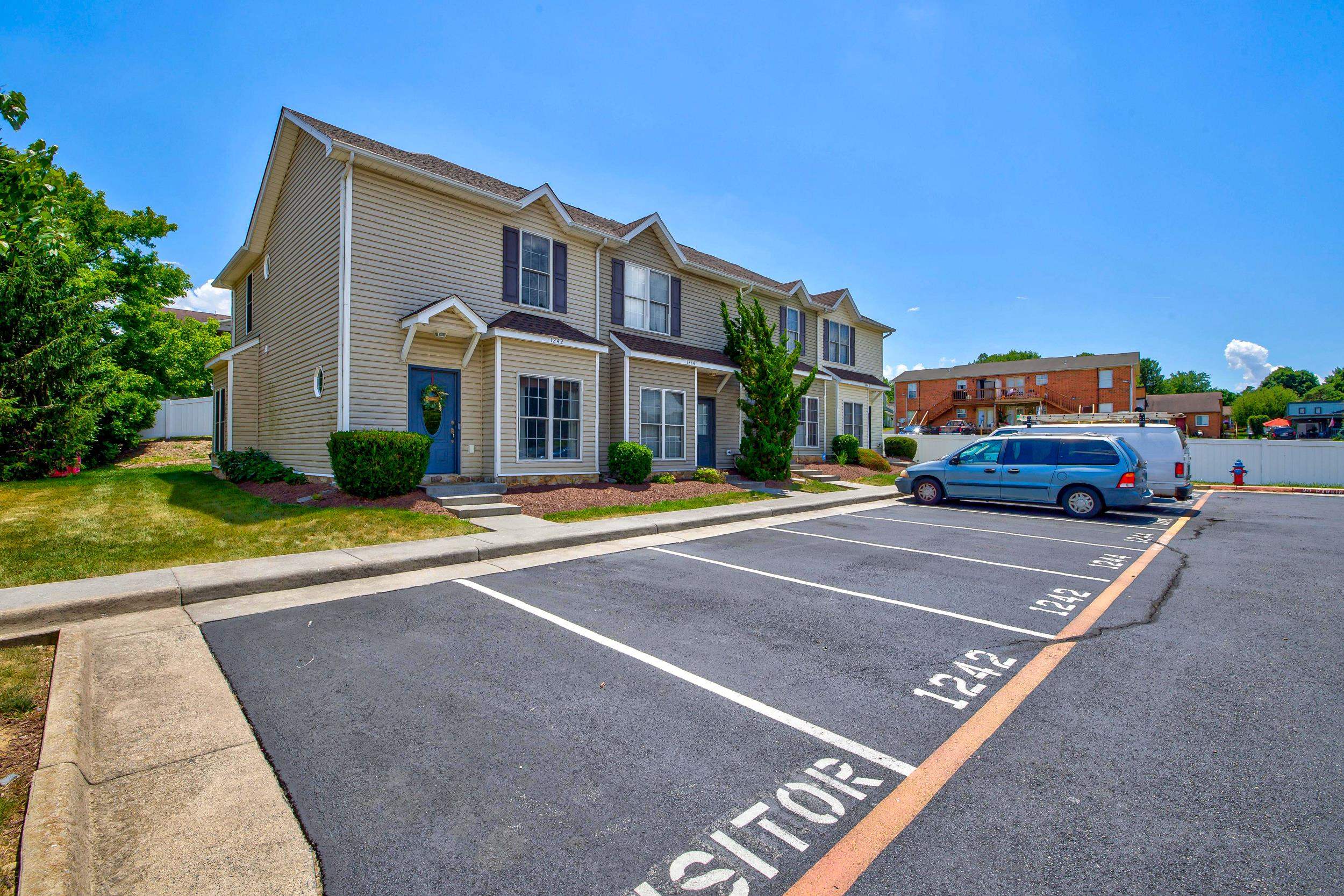 1242 SETTLERS LN, HARRISONBURG, Virginia 22802, 3 Bedrooms Bedrooms, ,2 BathroomsBathrooms,Residential,1242 Settlers Ln,1242 SETTLERS LN,679046 MLS # 679046 1242 SETTLERS LN, HARRISONBURG, Virginia 22802, 3 Bedrooms Bedrooms, ,2 BathroomsBathrooms,Residential,1242 Settlers Ln,1242 SETTLERS LN,679046 MLS # 679046