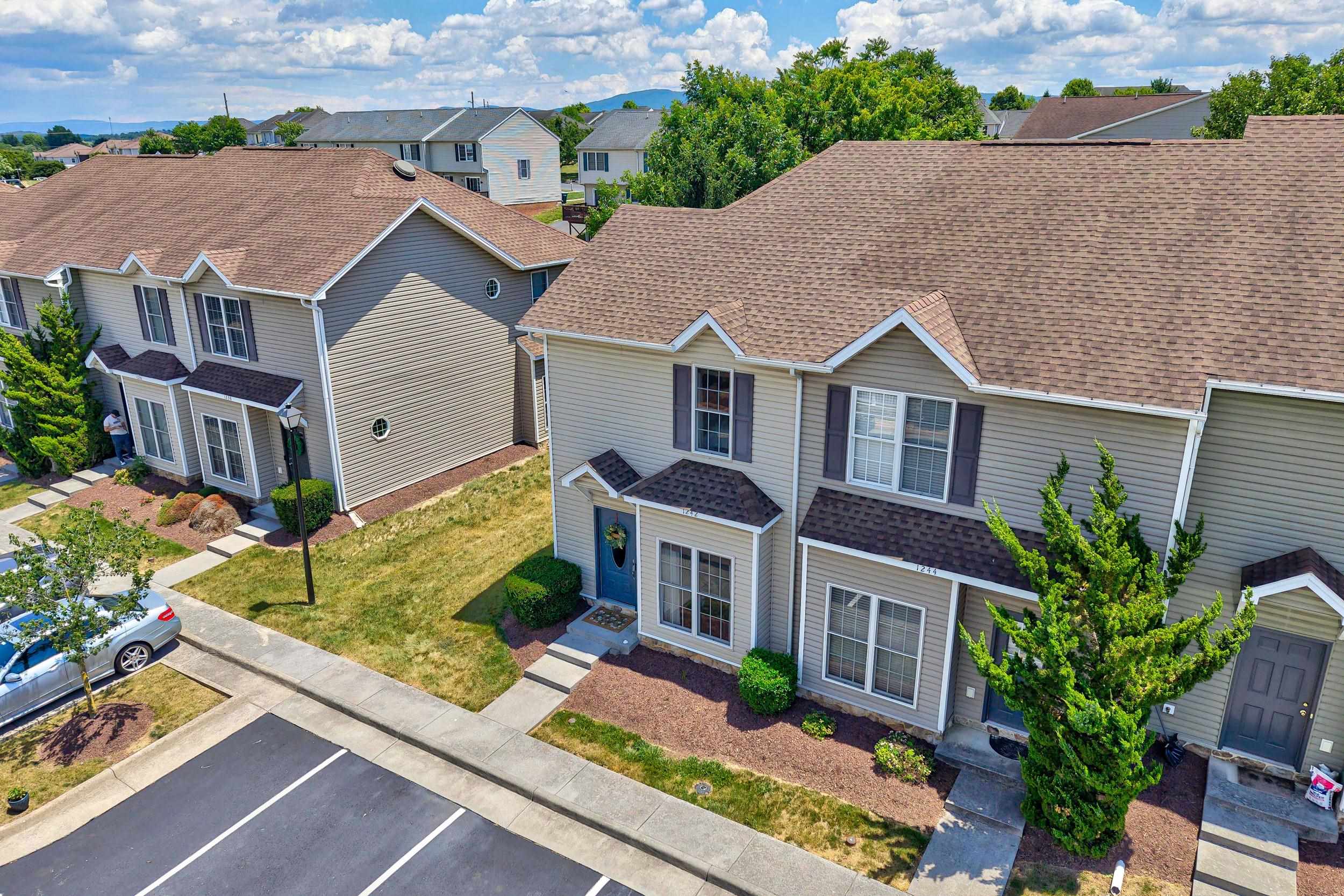1242 SETTLERS LN, HARRISONBURG, Virginia 22802, 3 Bedrooms Bedrooms, ,2 BathroomsBathrooms,Residential,1242 Settlers Ln,1242 SETTLERS LN,679046 MLS # 679046 1242 SETTLERS LN, HARRISONBURG, Virginia 22802, 3 Bedrooms Bedrooms, ,2 BathroomsBathrooms,Residential,1242 Settlers Ln,1242 SETTLERS LN,679046 MLS # 679046