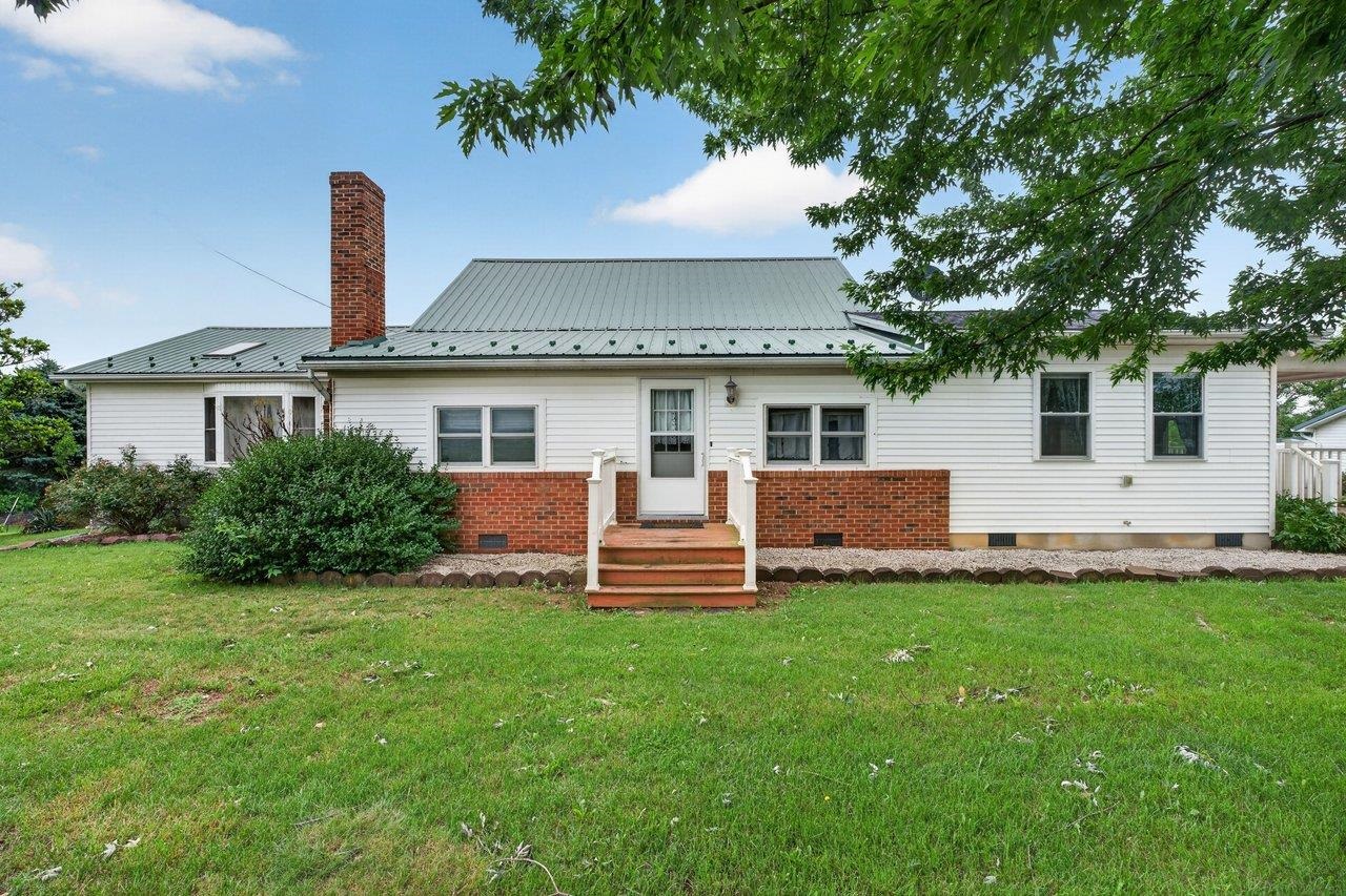 10402 PHILLIPS STORE RD, BROADWAY, Virginia 22815, 4 Bedrooms Bedrooms, ,2 BathroomsBathrooms,Residential,10402 PHILLIPS STORE RD,679380 MLS # 679380