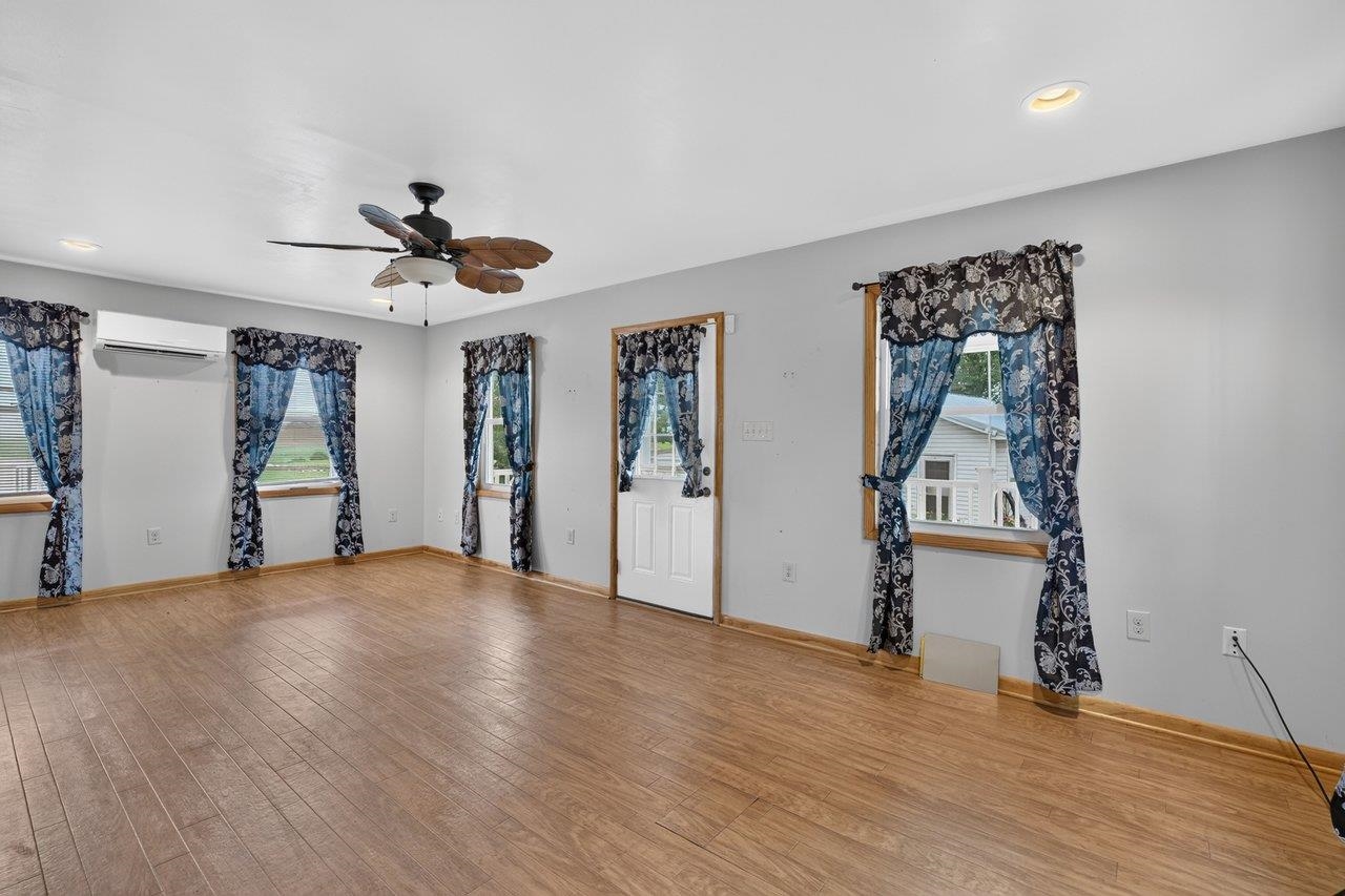 10402 PHILLIPS STORE RD, BROADWAY, Virginia 22815, 4 Bedrooms Bedrooms, ,2 BathroomsBathrooms,Residential,10402 PHILLIPS STORE RD,679380 MLS # 679380