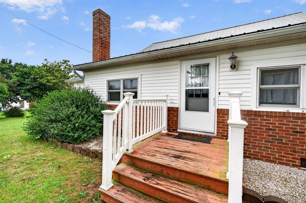 10402 PHILLIPS STORE RD, BROADWAY, Virginia 22815, 4 Bedrooms Bedrooms, ,2 BathroomsBathrooms,Residential,10402 PHILLIPS STORE RD,679380 MLS # 679380