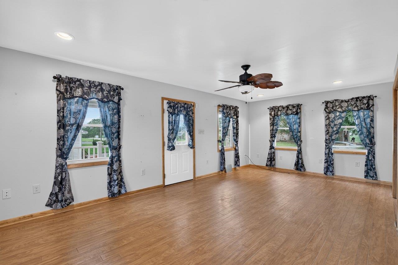 10402 PHILLIPS STORE RD, BROADWAY, Virginia 22815, 4 Bedrooms Bedrooms, ,2 BathroomsBathrooms,Residential,10402 PHILLIPS STORE RD,679380 MLS # 679380