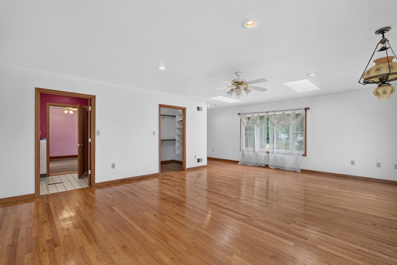 10402 PHILLIPS STORE RD, BROADWAY, Virginia 22815, 4 Bedrooms Bedrooms, ,2 BathroomsBathrooms,Residential,10402 PHILLIPS STORE RD,679380 MLS # 679380