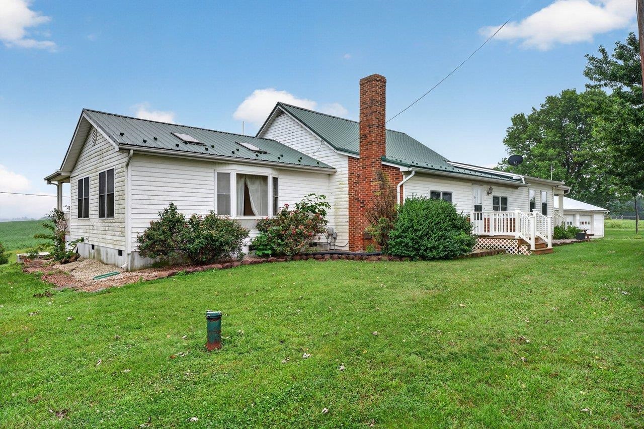 10402 PHILLIPS STORE RD, BROADWAY, Virginia 22815, 4 Bedrooms Bedrooms, ,2 BathroomsBathrooms,Residential,10402 PHILLIPS STORE RD,679380 MLS # 679380