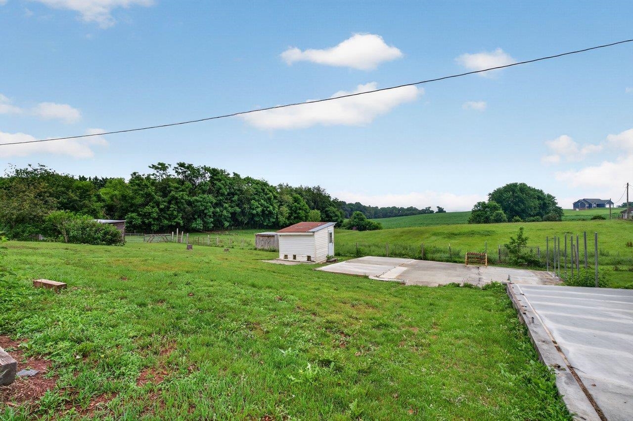 10402 PHILLIPS STORE RD, BROADWAY, Virginia 22815, 4 Bedrooms Bedrooms, ,2 BathroomsBathrooms,Residential,10402 PHILLIPS STORE RD,679380 MLS # 679380