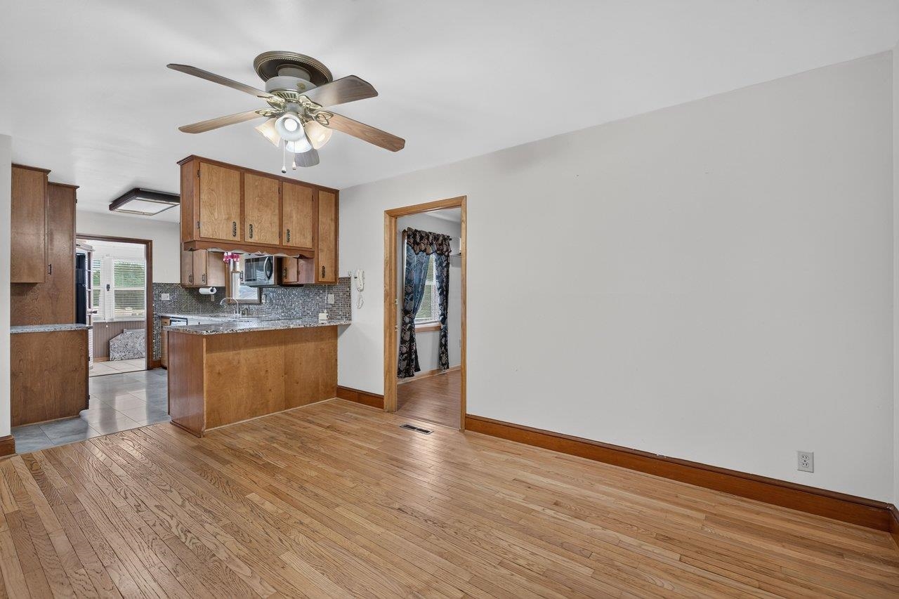 10402 PHILLIPS STORE RD, BROADWAY, Virginia 22815, 4 Bedrooms Bedrooms, ,2 BathroomsBathrooms,Residential,10402 PHILLIPS STORE RD,679380 MLS # 679380
