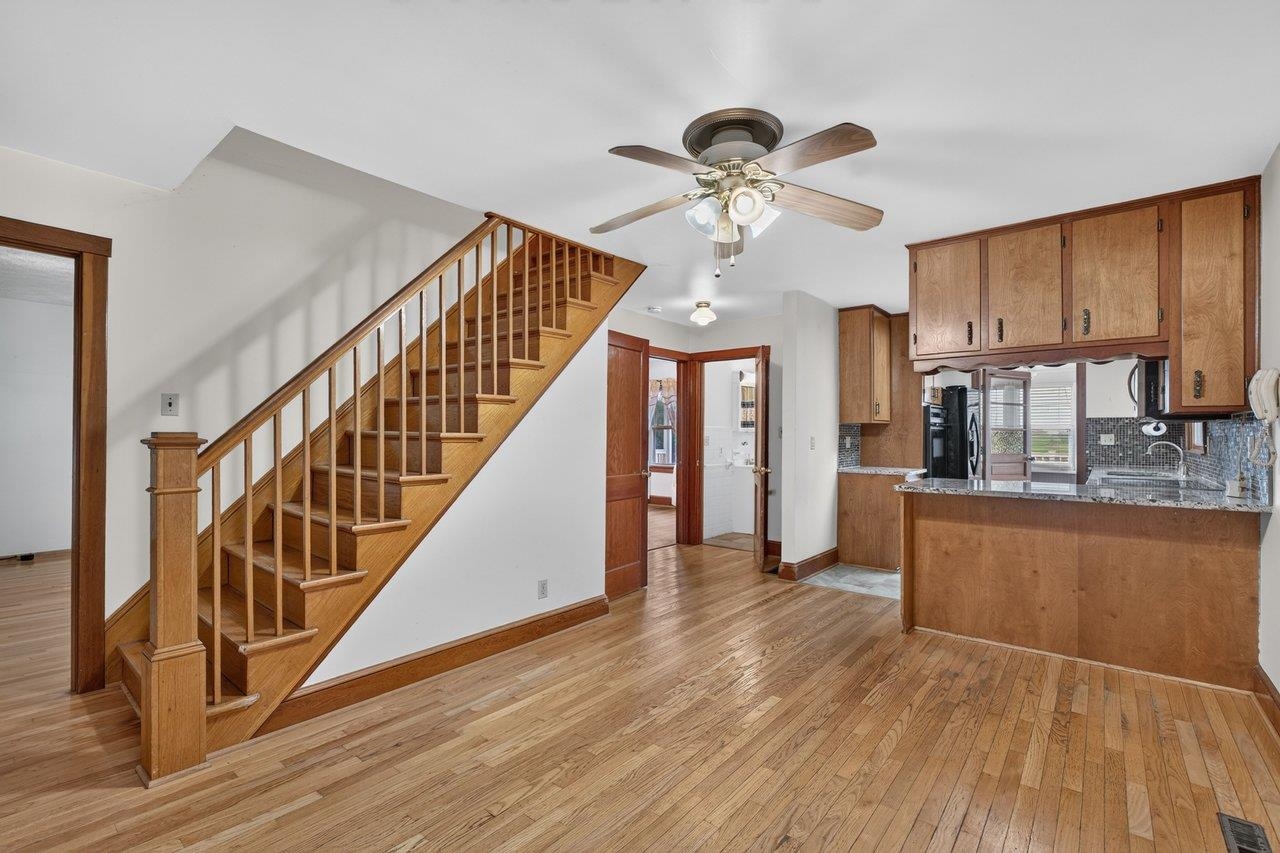 10402 PHILLIPS STORE RD, BROADWAY, Virginia 22815, 4 Bedrooms Bedrooms, ,2 BathroomsBathrooms,Residential,10402 PHILLIPS STORE RD,679380 MLS # 679380