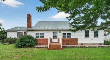 10402 PHILLIPS STORE RD, BROADWAY, Virginia 22815, 4 Bedrooms Bedrooms, ,2 BathroomsBathrooms,Residential,10402 PHILLIPS STORE RD,679380 MLS # 679380