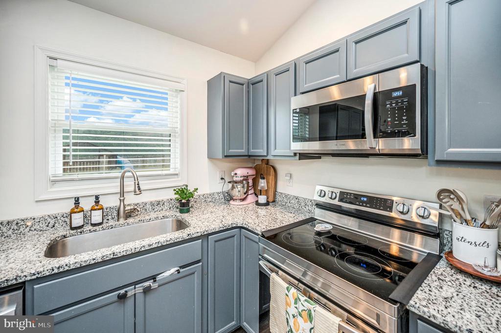 7295 CORNFIELD LN, RHOADESVILLE, Virginia 22542, 3 Bedrooms Bedrooms, ,2 BathroomsBathrooms,Residential,7295 CORNFIELD LN,VAOR2014638 MLS # VAOR2014638 7295 CORNFIELD LN, RHOADESVILLE, Virginia 22542, 3 Bedrooms Bedrooms, ,2 BathroomsBathrooms,Residential,7295 CORNFIELD LN,VAOR2014638 MLS # VAOR2014638
