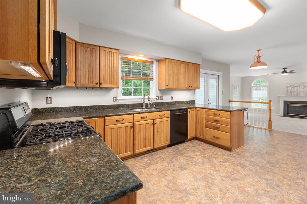3514 CARLYLE CT, FREDERICKSBURG, Virginia 22408, 5 Bedrooms Bedrooms, ,3 BathroomsBathrooms,Residential,3514 CARLYLE CT,VASP2043482 MLS # VASP2043482