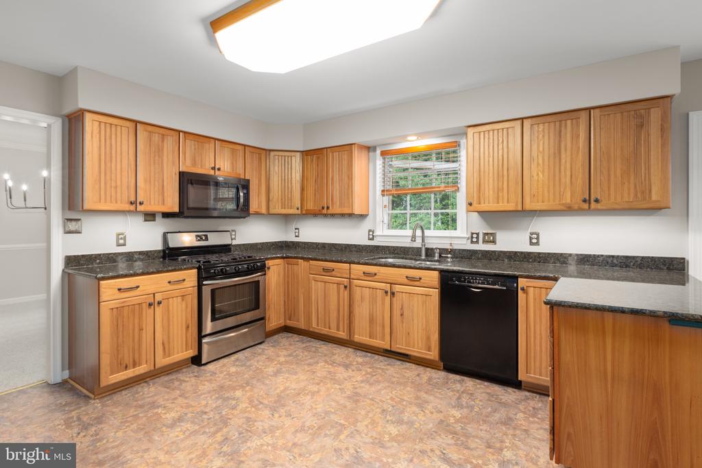 3514 CARLYLE CT, FREDERICKSBURG, Virginia 22408, 5 Bedrooms Bedrooms, ,3 BathroomsBathrooms,Residential,3514 CARLYLE CT,VASP2043482 MLS # VASP2043482